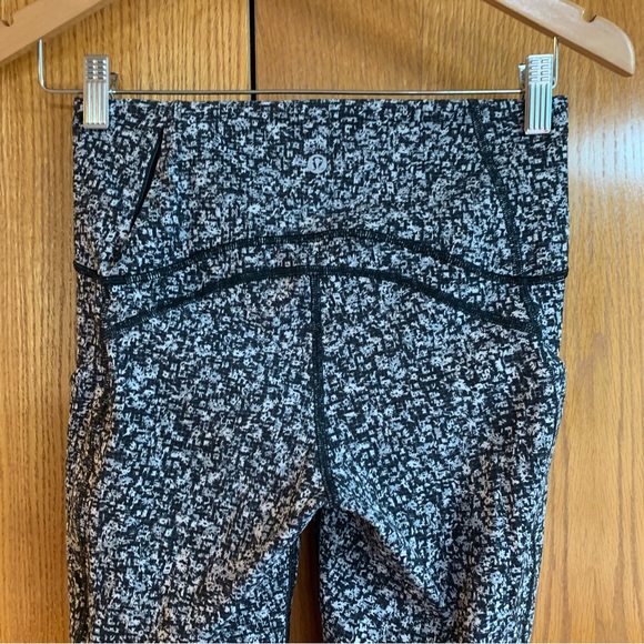 Lululemon Sole Training Cropped Legging In Daisy Dust Alpine Women's Size 4 - Picture 4 of 8